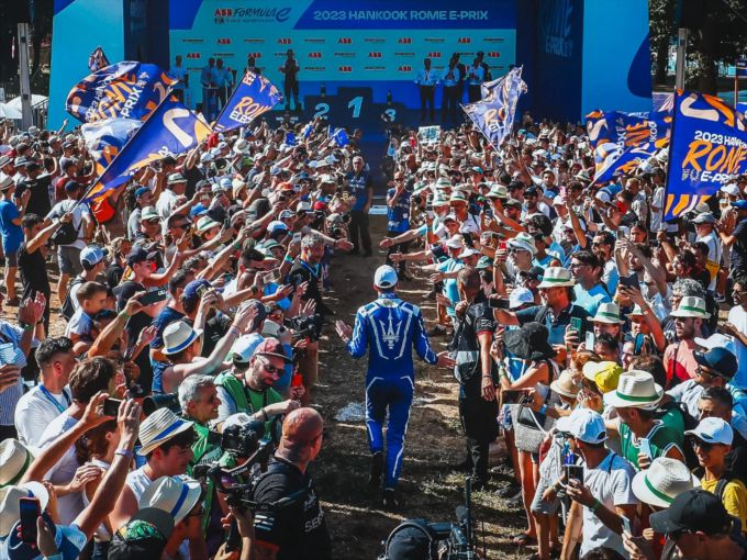 Maserati terug op het podium, thuis in Rome