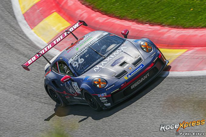 Milan Marczak indrukwekkend debuut in de Porsche Carrera Cup Benelux