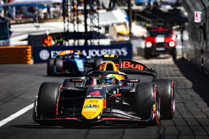 Arvid Lindblad Richard Verschoor Formula 2