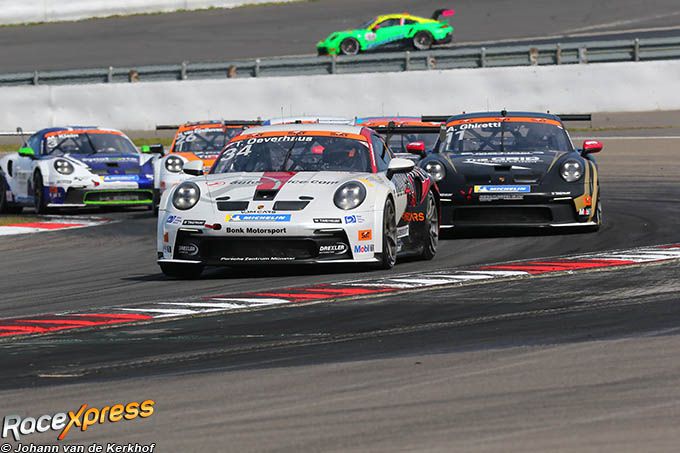 Porsche Sixt Carrera Cup Duitsland Nurburgring Foto Johann van de Kerkhof 27 Oeverhaus en Ghiretti