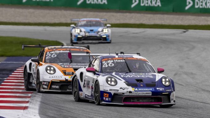 Porsche Sixt Carrera Cup Deutschland 2025 Finale Hockenheim Foto Porsche Newsroom 1 Ghiretti versus De Haan