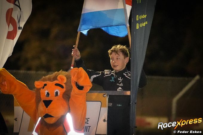 Karttalent Xavi Radecke Nederlands kampioen na dijk van een nachtrace in TM Mini 60