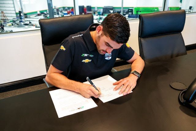 Rinus Veekay van Kalmthout tekent contract met Juncos Hollinger Racing