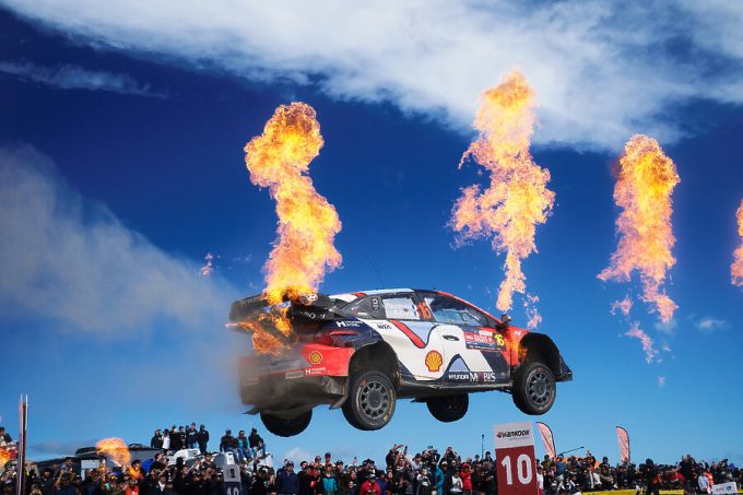 Forum 8 Rally Japan Hyundai vuurwerk