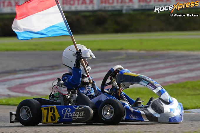 Kart-Talent Lennard Marx erhält Überraschungsgeschenk zum zehnten Geburtstag Rookie-Meister