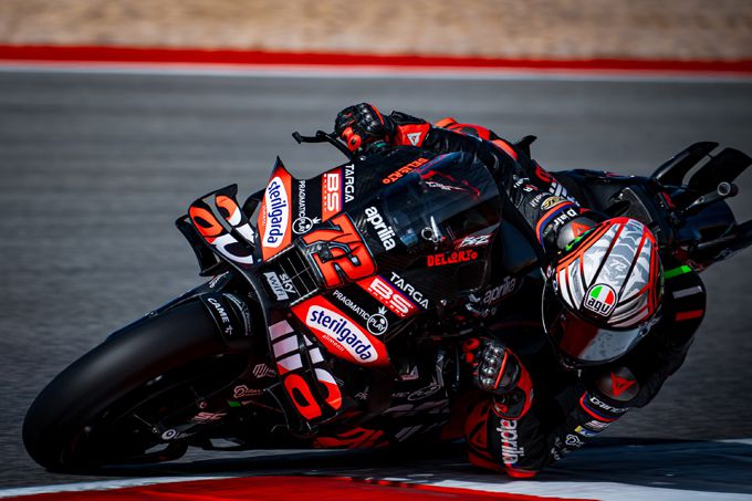 Marco Bezzecchi domineert en wint in Portimão – de meest succesvolle MotoGP-seizoen ooit voor Aprilia Racing