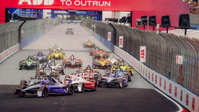 Porsche ABB FIA Formula E World Championship 2025-26 Racing for Charity 1