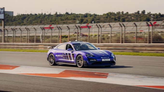 Porsche ABB FIA Formula E World Championship 2025-26 Racing for Charity 16