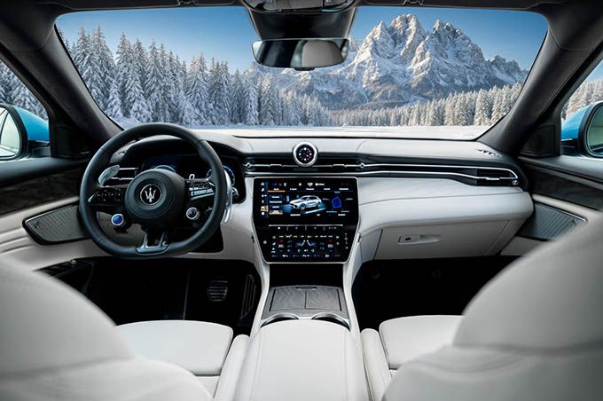 Maserati_Grecale_Cristallo.