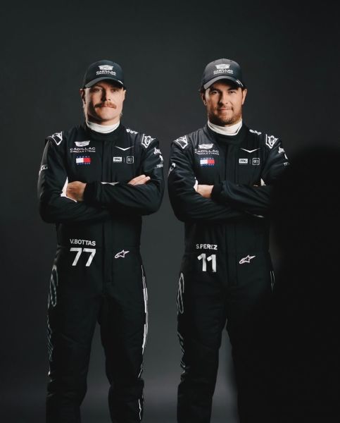 Valtteri Bottas en Sergio Perez F1 Cadillac Bron foto Cadillac F1 Team Bron foto Cadillac F1 Team 5