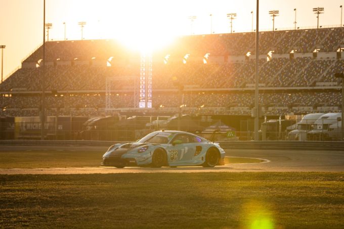 Rolex 24 At Daytona Roar Before The Rolex 24 Morris Schuring Porsche 911 GT3 R Manthey 1st Phorm Foto 6