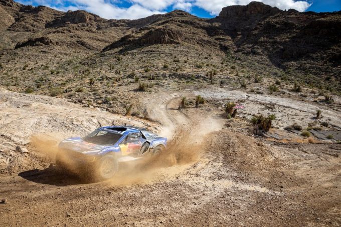 Isack Hadjar Red Bull F1 debuut en de Dakar Ford Raptor T1+ Foto 9