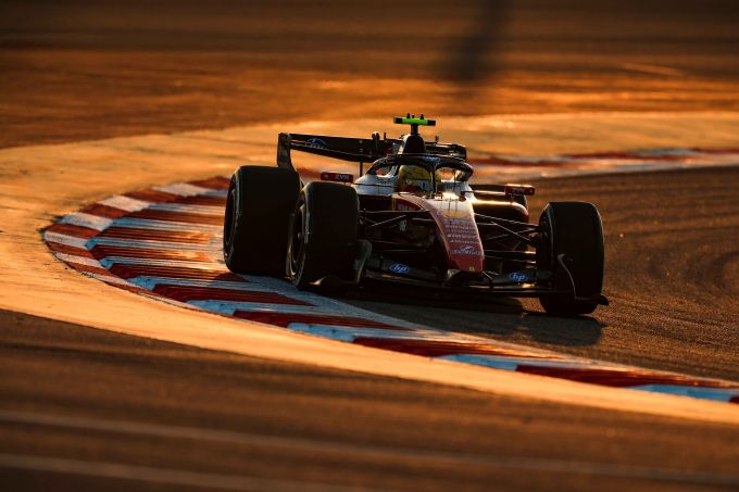 Lewis Hamilton F1 test Bahrein Ferrari SF-26
